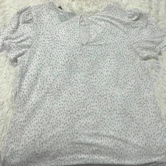 Express Puff Sleeve Top - Picture 2 of 2